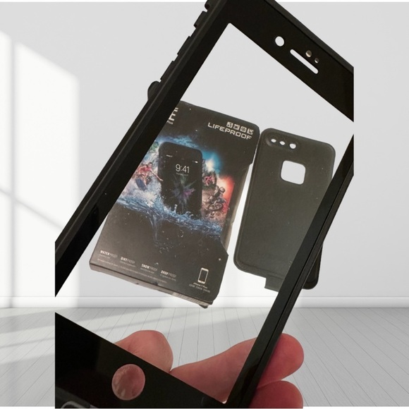 Lifeproof FRĒ iPhone 7 Plus case - Picture 5 of 8